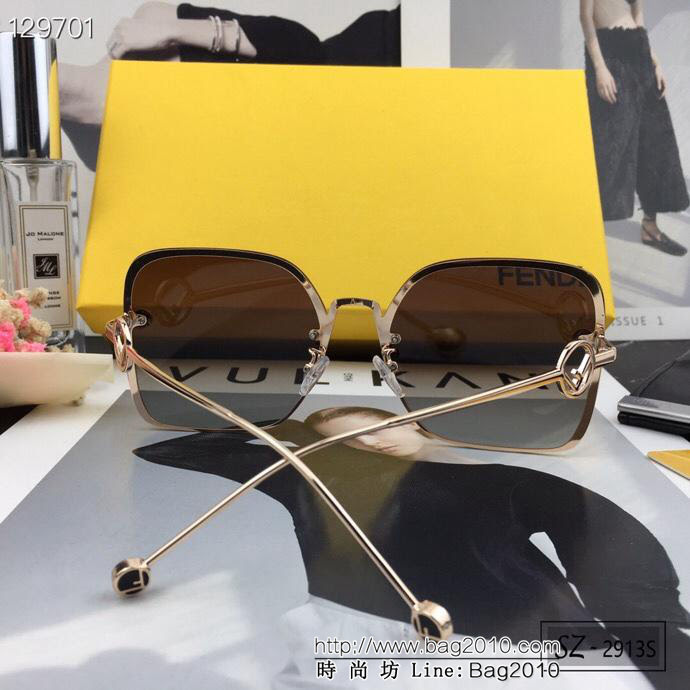 FENDI芬迪 寶麗來樹脂偏光鏡片 TR90鏡架 2019新款太陽鏡 遮擋有害光線防輻射 2913S  lly1571